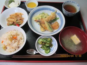 2020年4月4日のお昼ご飯写真